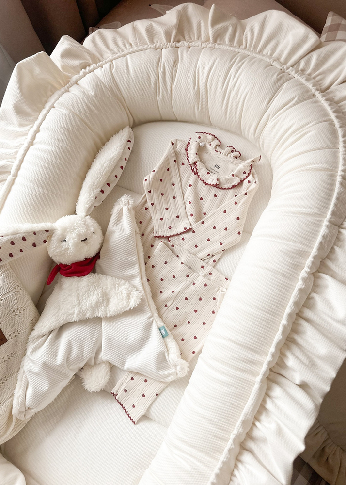 KOKON niemowlęcy VELVET z falbanką