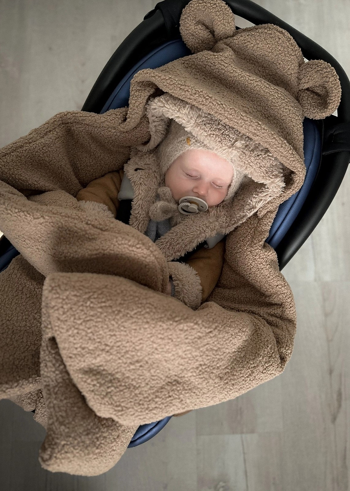 Kocyk z kapturkiem do fotelika BARANEK boucle