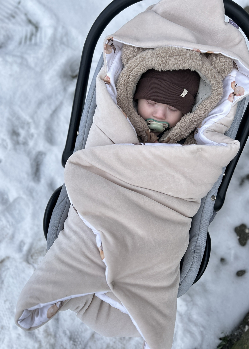Kocyk z kapturkiem do fotelika WELUR 