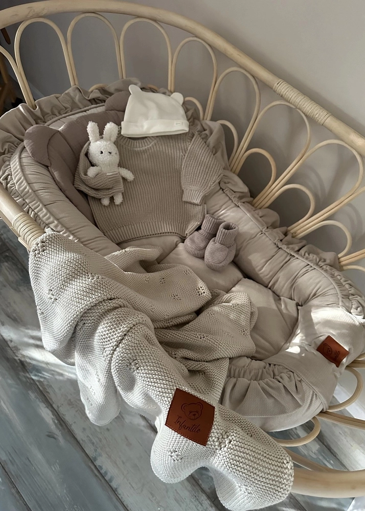 KOKON niemowlęcy VELVET z falbanką