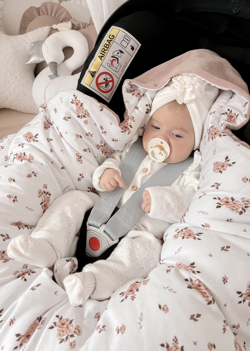 Kocyk z kapturkiem do fotelika WELUR 