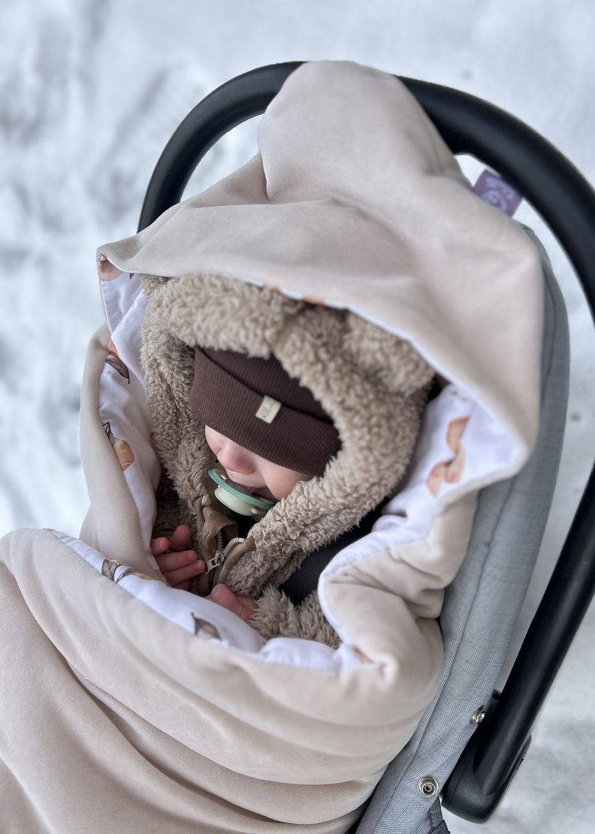 Kocyk z kapturkiem do fotelika WELUR 