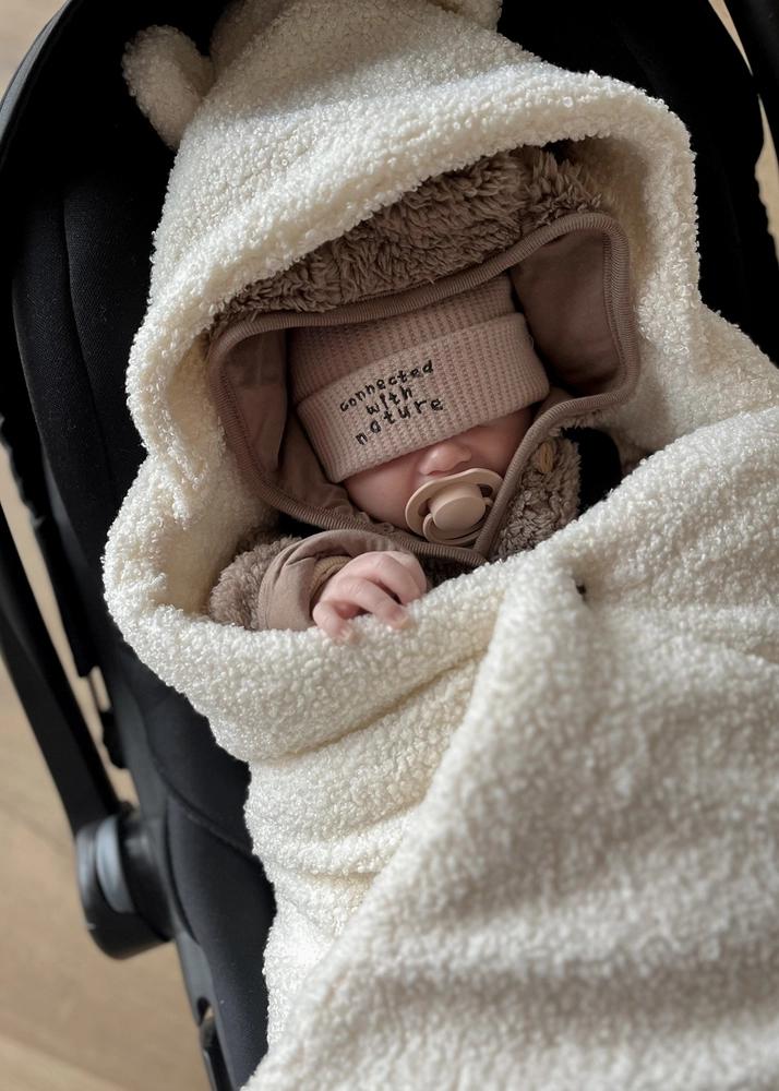 Kocyk z kapturkiem do fotelika BARANEK boucle