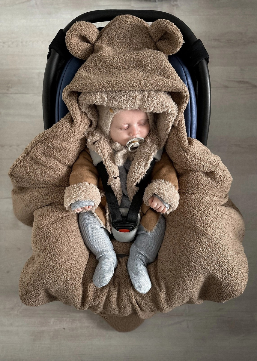 Kocyk z kapturkiem do fotelika BARANEK boucle